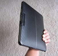 Funda C.E.O. Hybrid para New iPad (3era Generación) - Fibra de Carbono