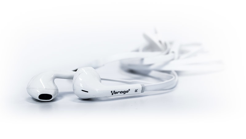 Audífono con Micrófono Vorago EP-201 Color Blanco